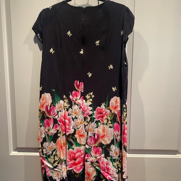 Wallis Floral Dress - Picture 2 of 4
